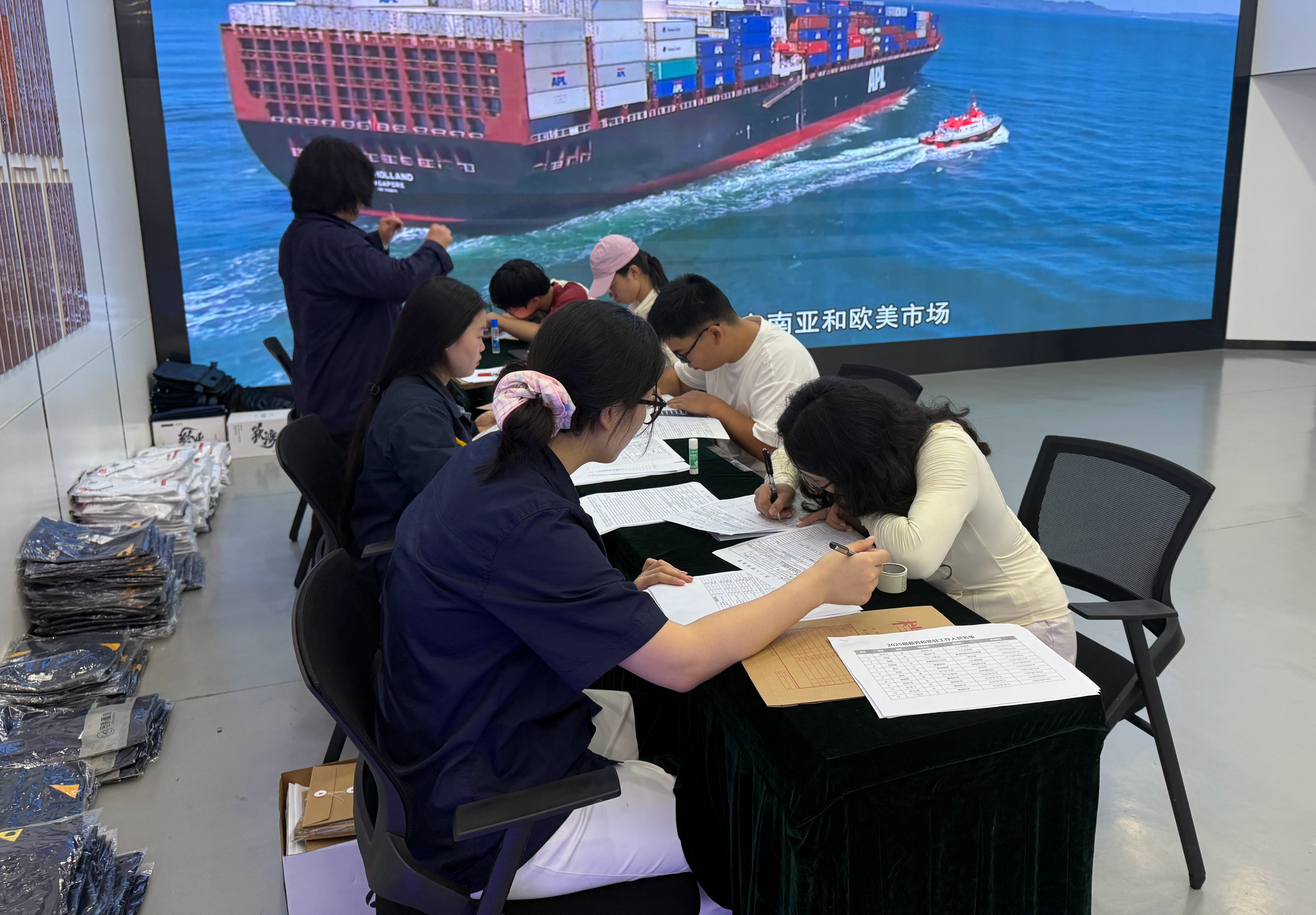 圖4 “星秀”入職現(xiàn)場.jpg 圖4 “星秀”入職現(xiàn)場.jpg