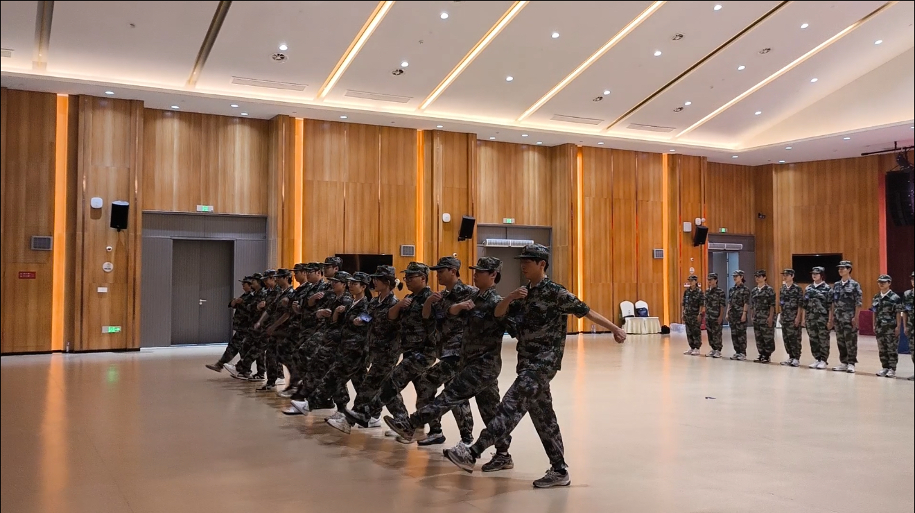 軍訓現場02.jpg 軍訓現場02.jpg