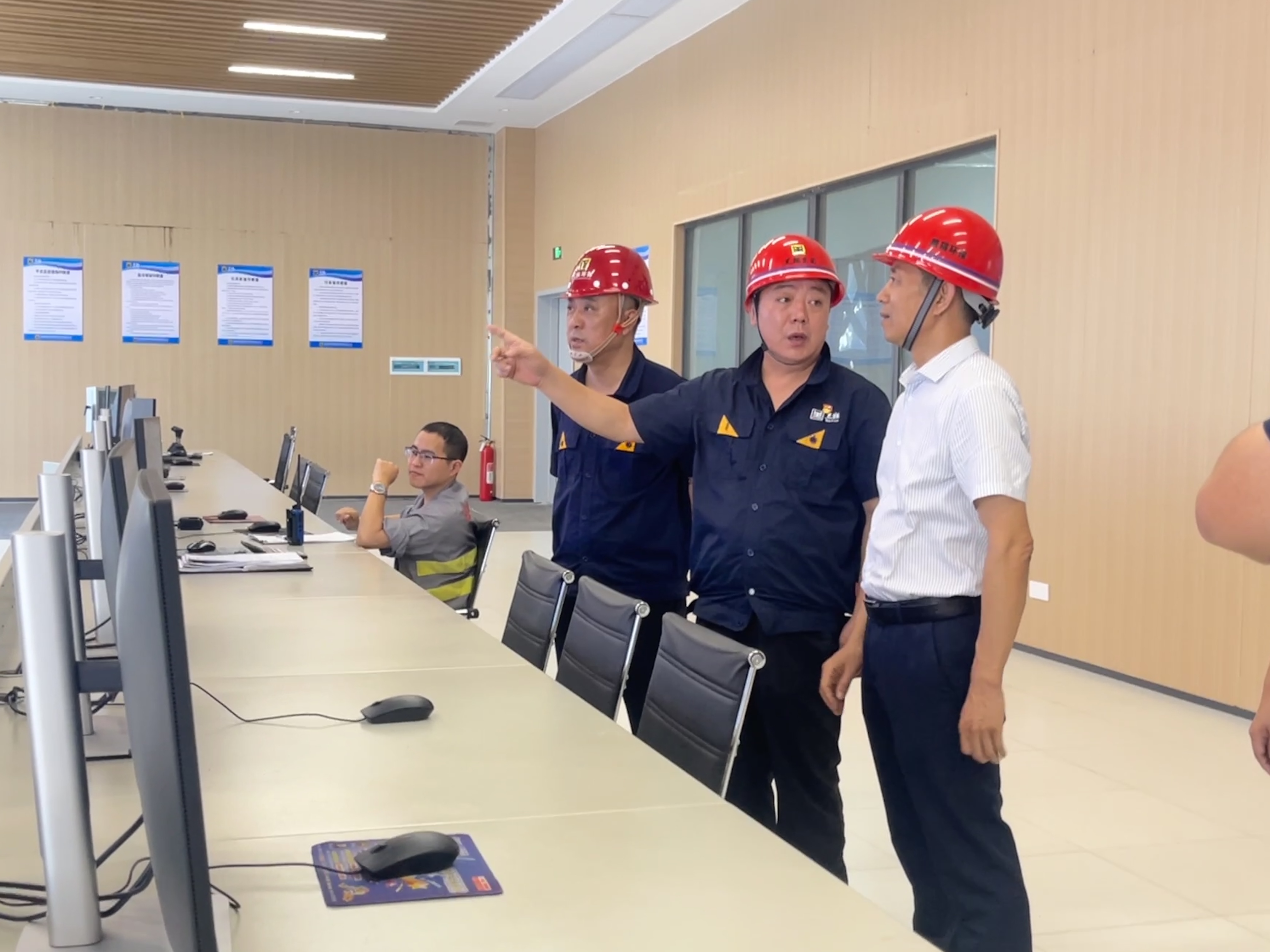 圖2 調研現場.jpg 圖2 調研現場.jpg