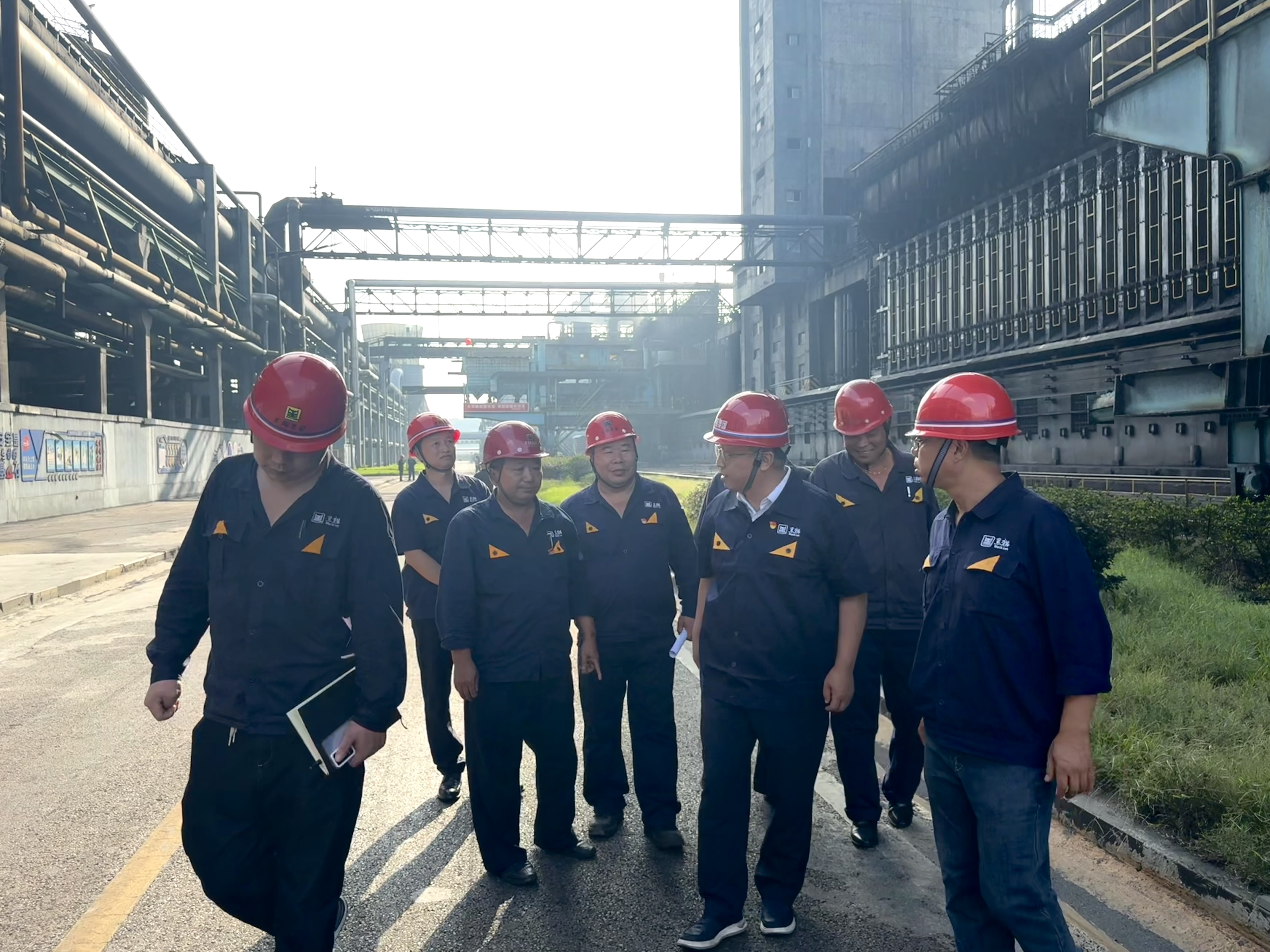 汪羽到一線督導(dǎo)安全生產(chǎn)環(huán)保工作02.jpg 汪羽到一線督導(dǎo)安全生產(chǎn)環(huán)保工作02.jpg